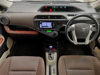 2013 Toyota Aqua - Thumbnail