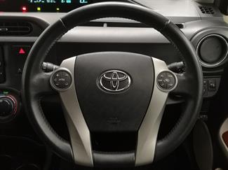 2013 Toyota Aqua - Thumbnail