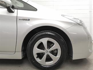 2014 Toyota Prius - Thumbnail