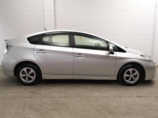 2014 Toyota Prius - Thumbnail