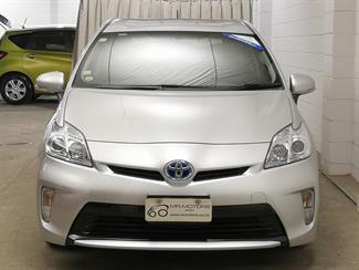 2014 Toyota Prius - Thumbnail