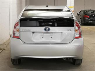 2014 Toyota Prius - Thumbnail