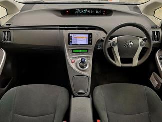 2014 Toyota Prius - Thumbnail