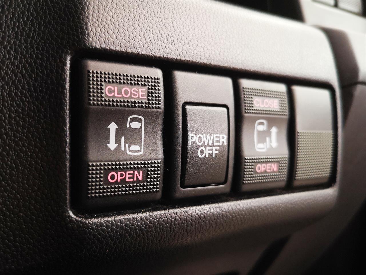 2013 Mazda Premacy