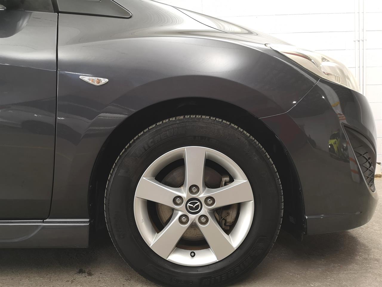 2013 Mazda Premacy