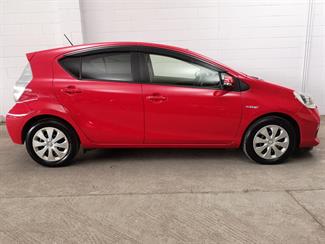 2013 Toyota Aqua - Thumbnail