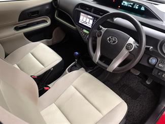 2013 Toyota Aqua - Thumbnail