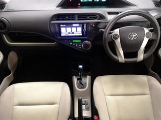 2013 Toyota Aqua - Thumbnail