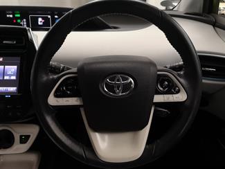 2016 Toyota Prius - Thumbnail