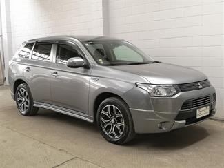 2015 Mitsubishi Outlander - Thumbnail