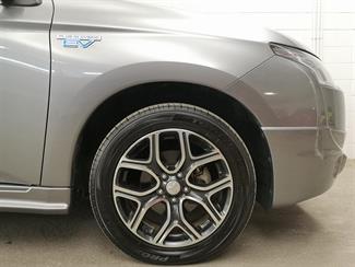 2015 Mitsubishi Outlander - Thumbnail