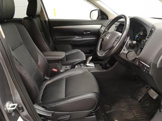 2015 Mitsubishi Outlander - Thumbnail