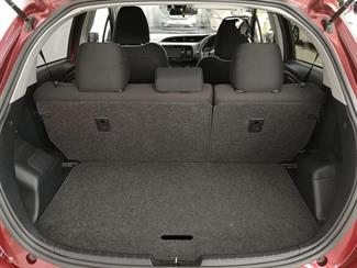 2017 Toyota Vitz - Thumbnail