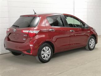 2017 Toyota Vitz - Thumbnail