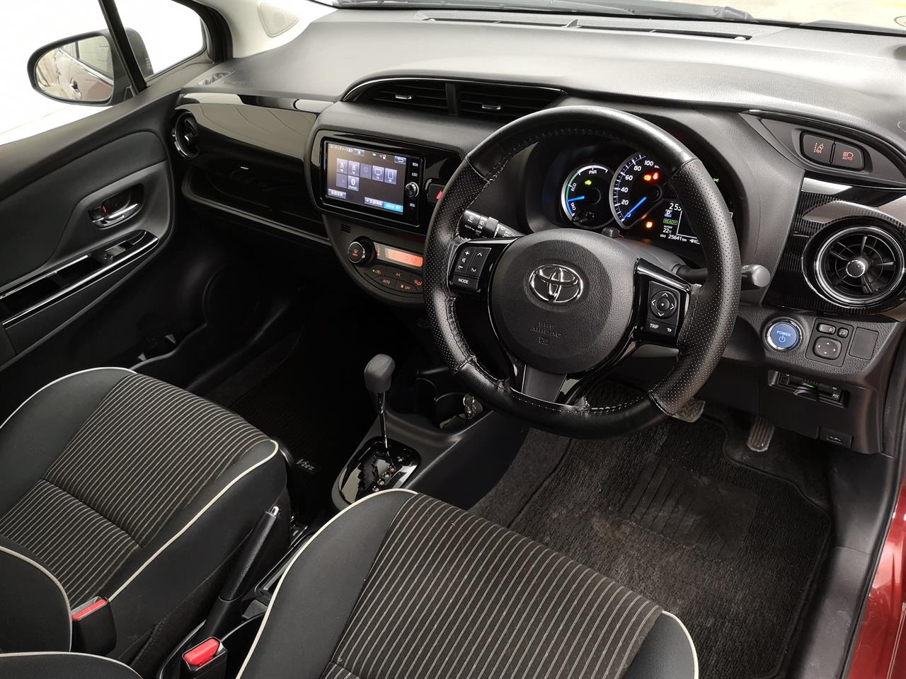 2017 Toyota Vitz
