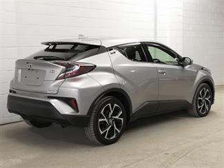 2017 Toyota C-HR - Thumbnail
