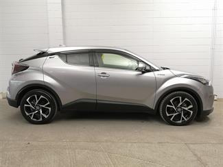 2017 Toyota C-HR - Thumbnail