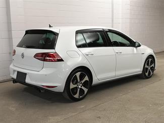 2017 Volkswagen Golf GTI - Thumbnail