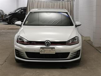 2017 Volkswagen Golf GTI - Thumbnail