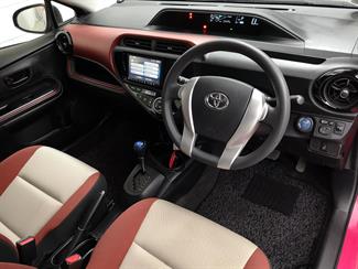2014 Toyota Aqua - Thumbnail