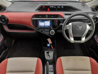 2014 Toyota Aqua - Thumbnail