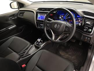 2014 Honda Grace - Thumbnail