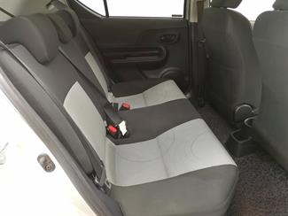 2015 Toyota Aqua - Thumbnail