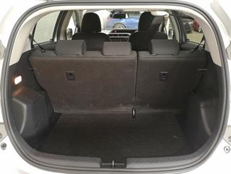 2015 Toyota Aqua - Thumbnail