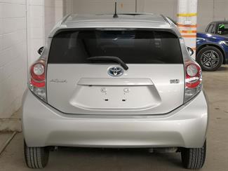 2015 Toyota Aqua - Thumbnail