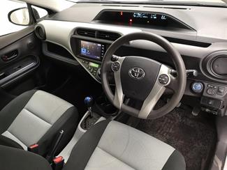 2015 Toyota Aqua - Thumbnail
