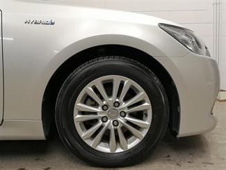 2013 Toyota Crown - Thumbnail