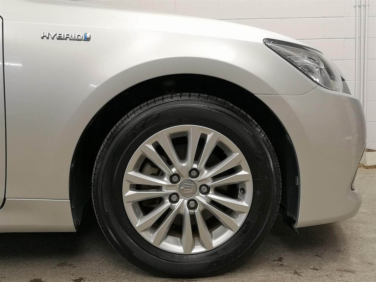 2013 Toyota Crown
