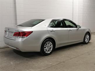 2013 Toyota Crown - Thumbnail