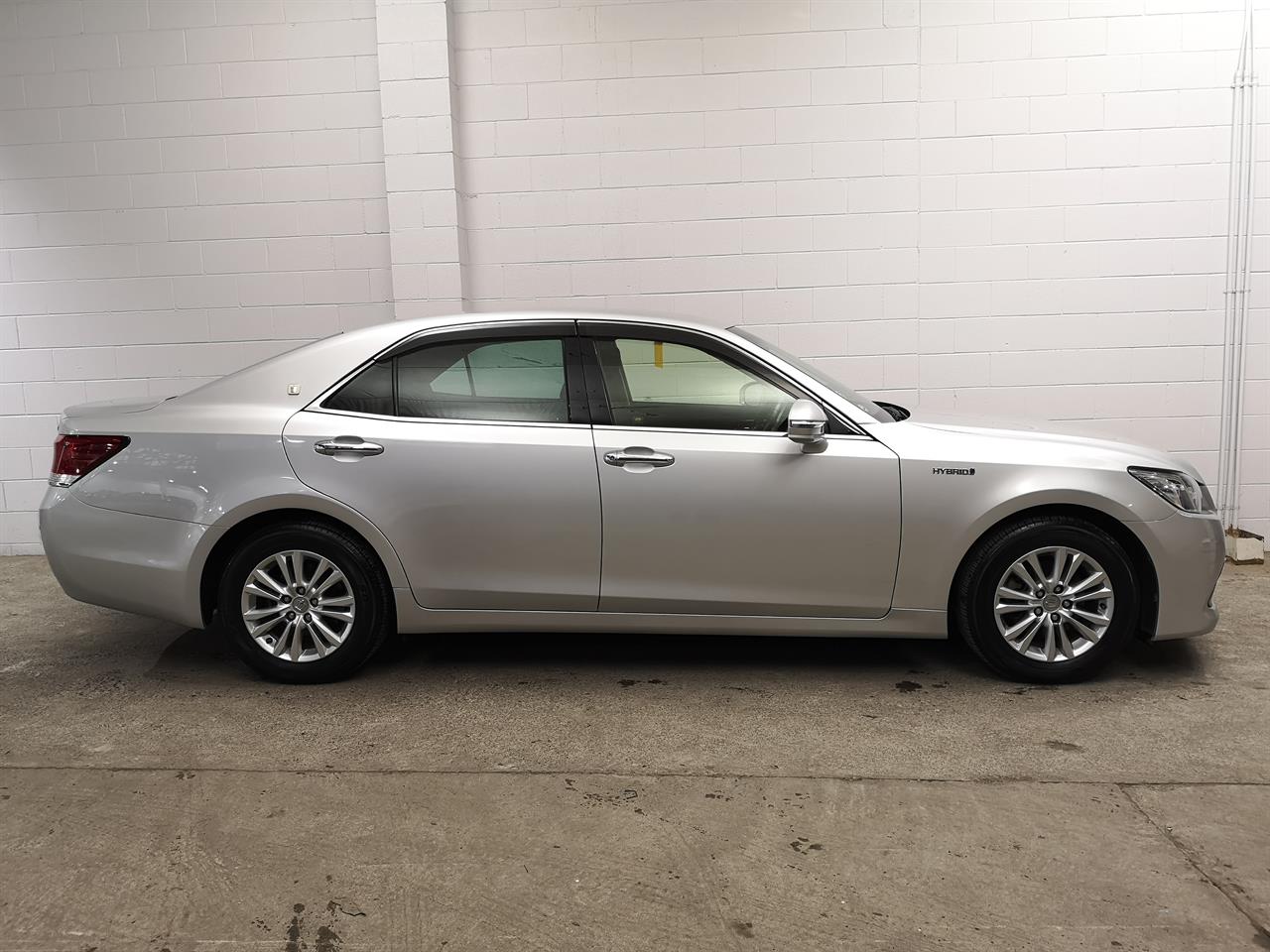 2013 Toyota Crown