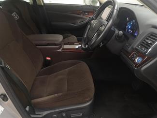 2013 Toyota Crown - Thumbnail