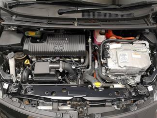 2017 Toyota Sienta - Thumbnail