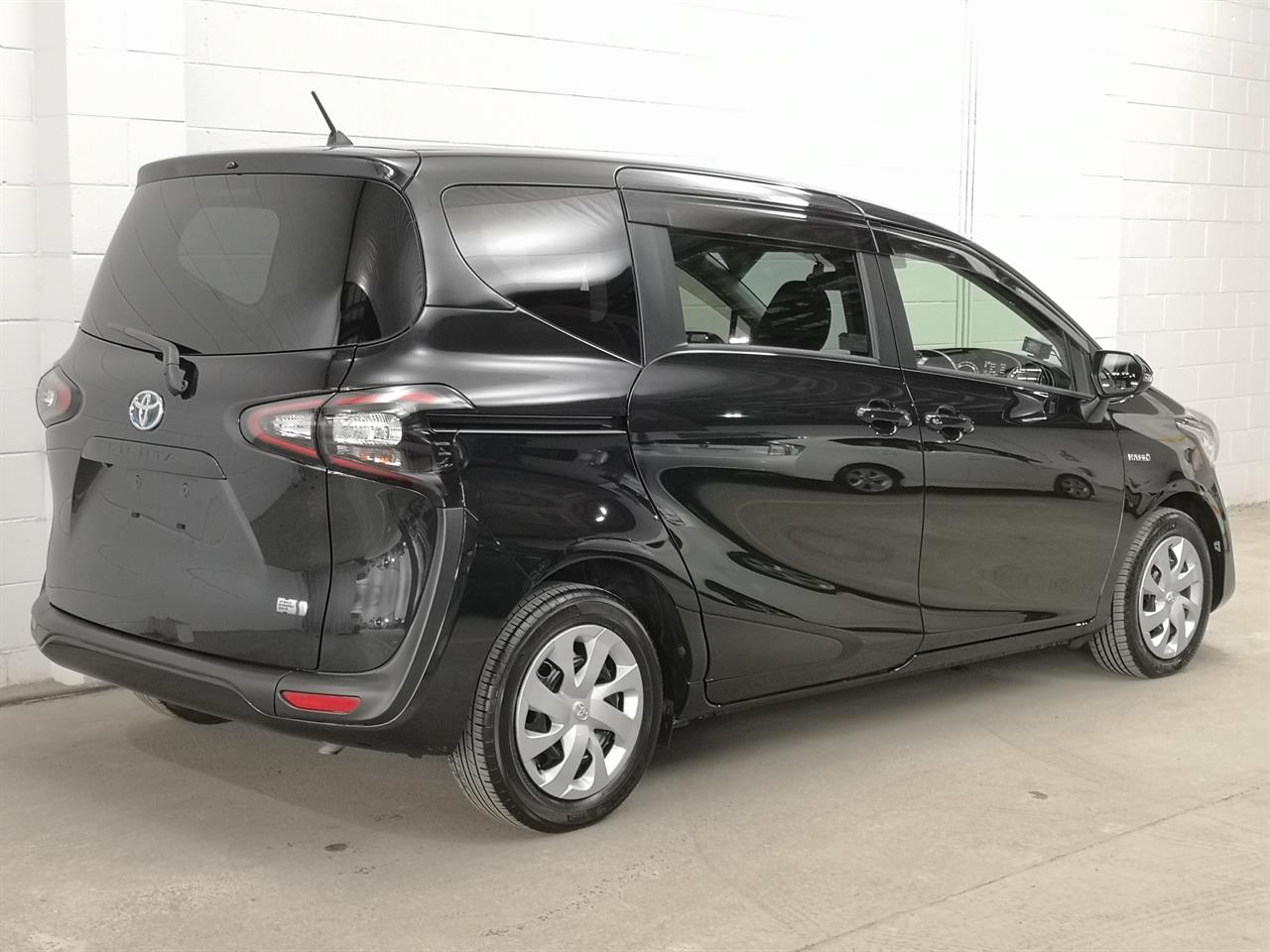 2017 Toyota Sienta