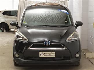 2017 Toyota Sienta - Thumbnail