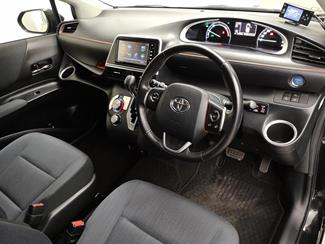 2017 Toyota Sienta - Thumbnail