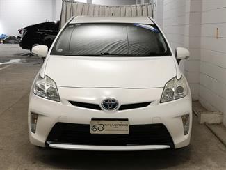 2015 Toyota Prius - Thumbnail
