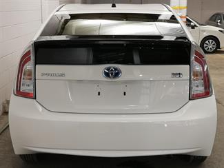 2015 Toyota Prius - Thumbnail