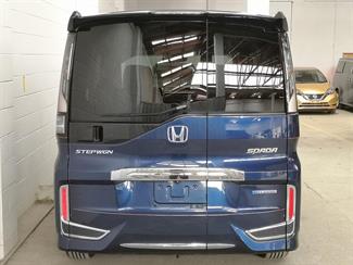 2018 Honda Step Wagon - Thumbnail