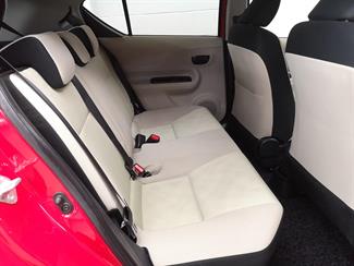 2013 Toyota Aqua - Thumbnail