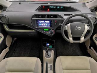 2013 Toyota Aqua - Thumbnail