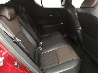 2017 Toyota C-HR - Thumbnail