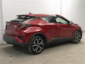 2017 Toyota C-HR - Thumbnail