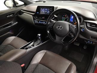 2017 Toyota C-HR - Thumbnail