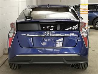 2016 Toyota Prius - Thumbnail