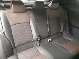 2016 Toyota C-HR - Thumbnail