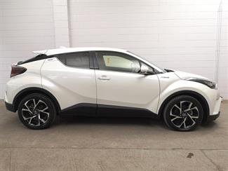 2016 Toyota C-HR - Thumbnail